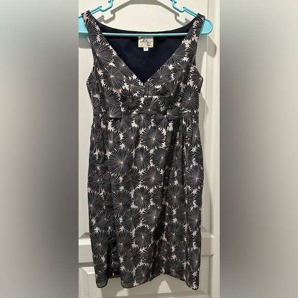 Milly of New York Sleeveless V-neck Silk Blend A-line Dress Black Floral on Tan - Picture 3 of 7